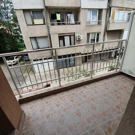 Luxury 2bd In The Centre Of Lägenhet